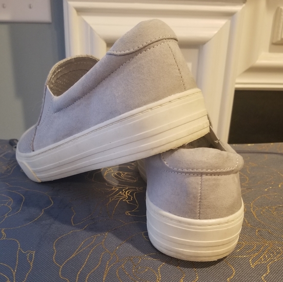 Super Cute Magellan Soft Gray Swede Sneakers - Picture 4 of 5